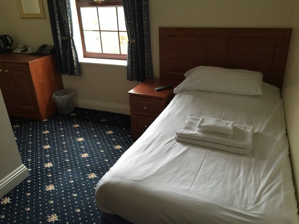 The Shurland Gym Hotel